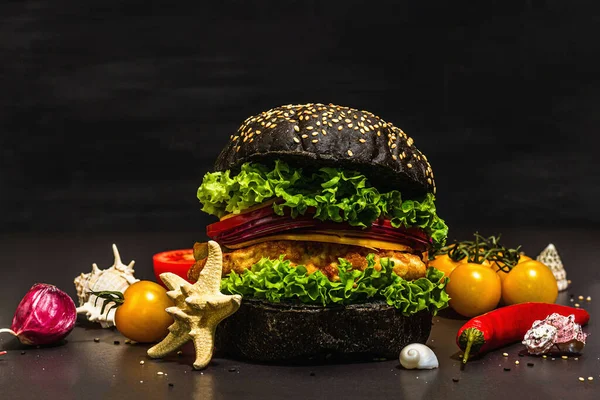 Homemade Fish Burger Fresh Ingredients Ripe Vegetables Fast Food Concept — Stockfoto