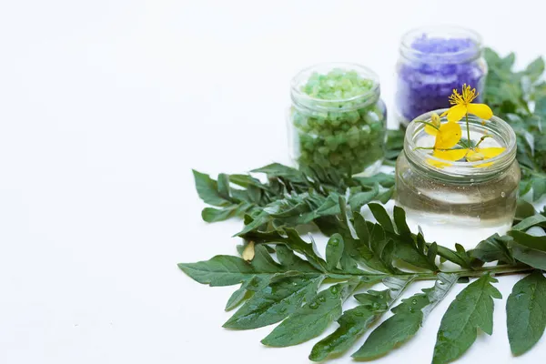 Ingredientes Cosméticos Naturales Sobre Fondo Blanco Espacio Para Copiar —  Fotos de Stock