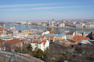 Budapeşte. Macaristan. 10.06.2022. Güneş Macaristan 'ın güzel başkentini aydınlatıyor Budapeşte