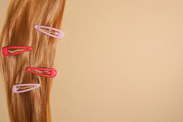 Women Hairpins Hair Light Background Stylish Hair Claw Set Hairpins — Stock Photo, Image