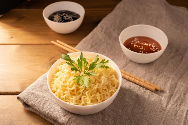 Soslu ve şifalı erişteler.