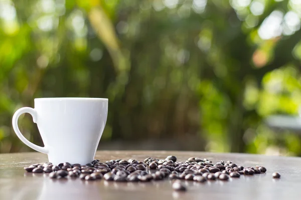커피와 과자 맛에 나무 바닥에 — 스톡 사진