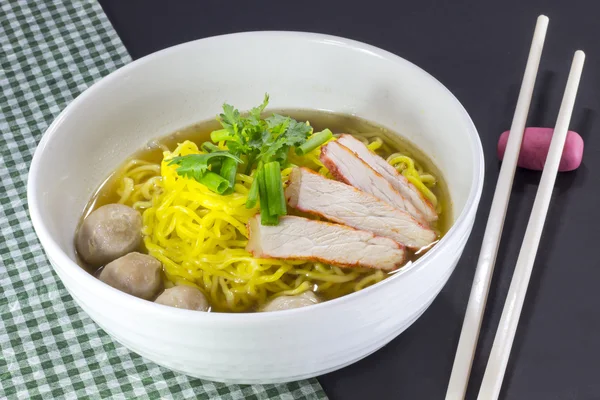 Yellow noodles delicious — Stock Photo, Image