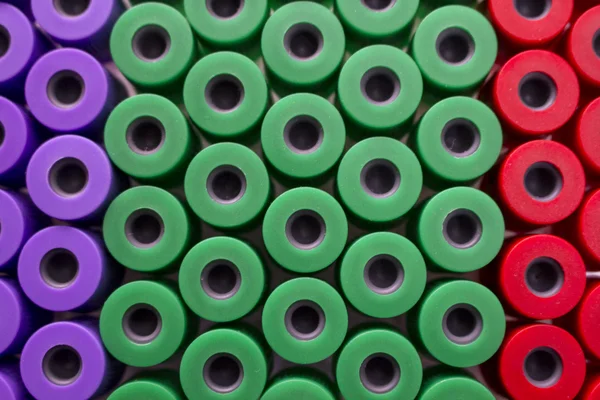 Mikrobiologiska pipett i genetiska laboratoriet färg — Stockfoto