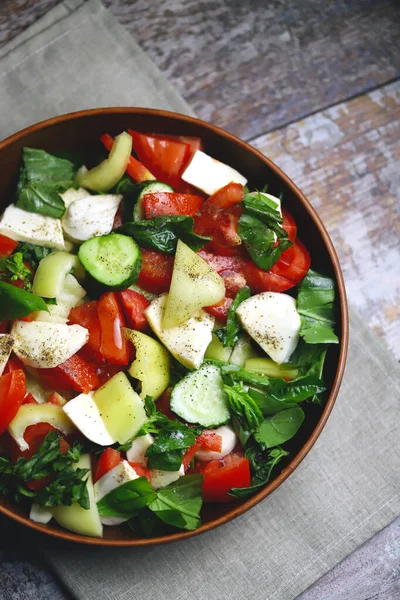 Salada Saudável Com Legumes Mussarela Conceito Alimentar Dietético — Fotografia de Stock