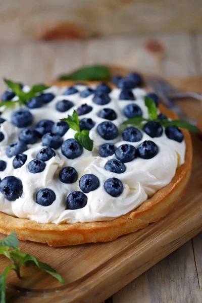 Köstliche Torte Mit Frischkäse Und Blaubeeren — Stockfoto