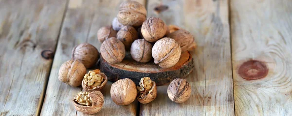 Walnuts Shells Wooden Surface — Stock Photo, Image