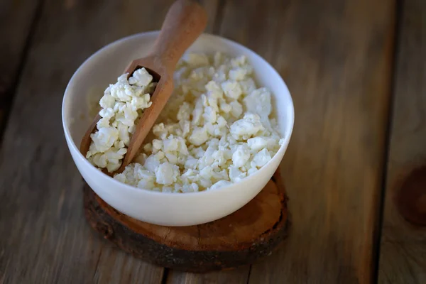 Fresh Crumbly Homemade Cottage Cheese Bowl — Foto Stock