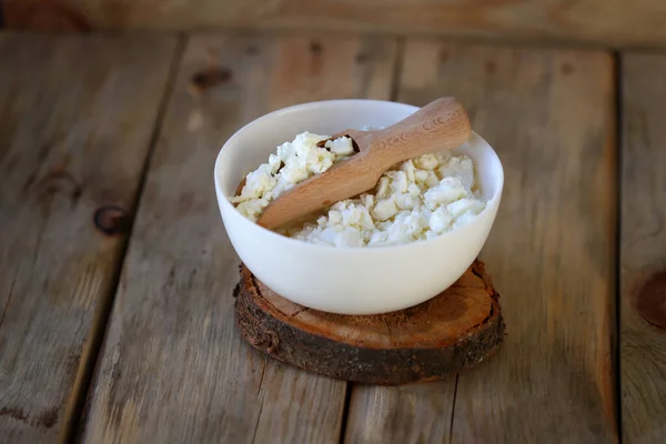 Fresh Crumbly Homemade Cottage Cheese Bowl — стоковое фото