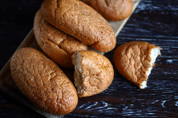 Fresh Buns Bran Wooden Surface Wholemeal Bread — Stock Photo, Image