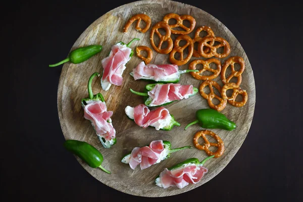 Selektiver Fokus Makro Kleine Grüne Jalapeño Paprika Gefüllt Mit Frischkäse — Stockfoto