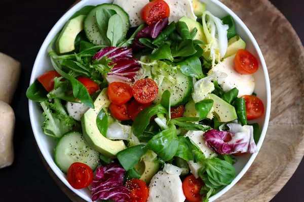 Insalata Sana Con Verdure Avocado Alimenti Dietetici — Foto Stock