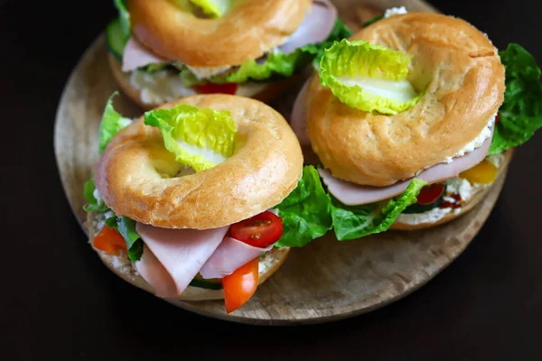 Bagel Vegetables Ham White Cheese — Zdjęcie stockowe