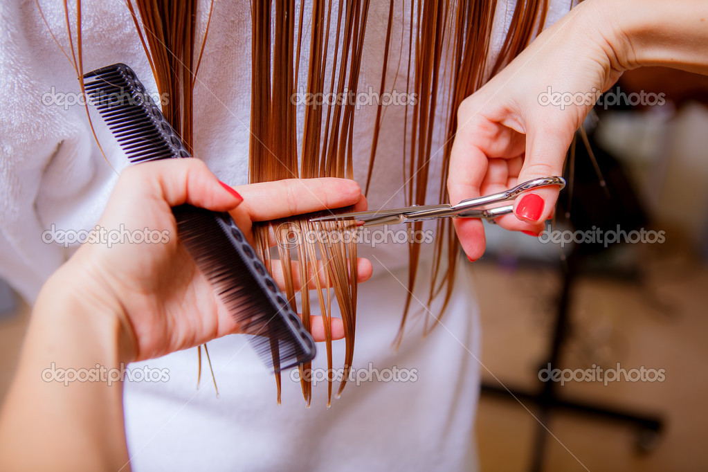 Friseur Haare schneiden — Stockfoto © HannaNes 50233577