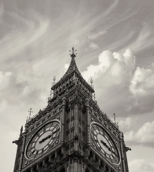 Londýn, big ben s krásnou oblohu — Stock fotografie