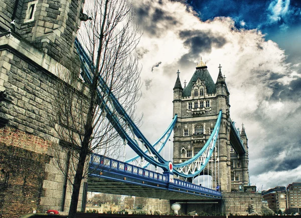 Vacker utsikt över Tower Bridge i London — Stockfoto