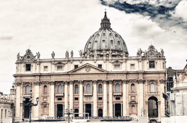 Le Vatican avec un ciel magnifique . — Photo