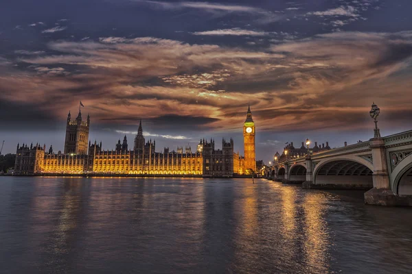 Krásný výhled z Westminsteru v noci — Stock fotografie