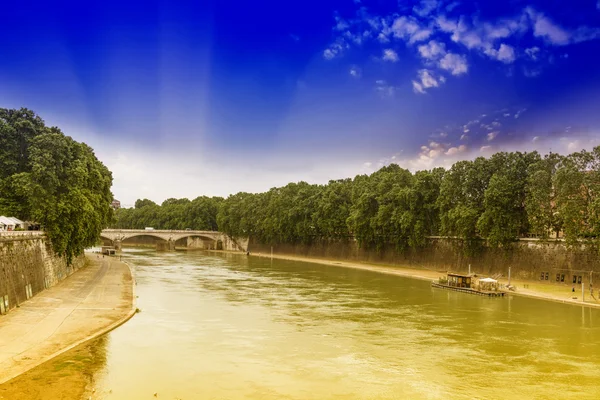 Der tiber in rom — Stockfoto