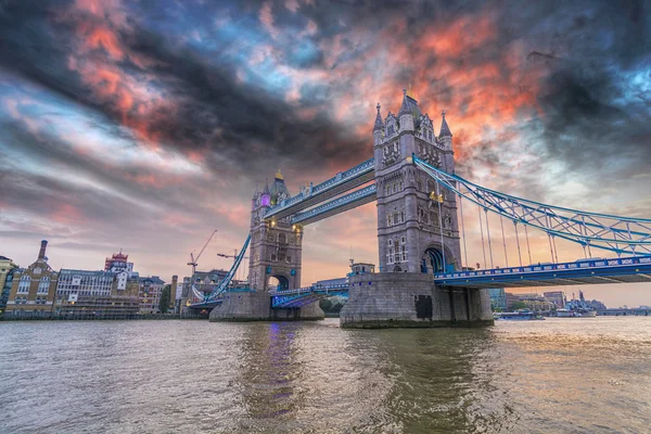 Londra Köprüsü'nde Günbatımı — Stok fotoğraf