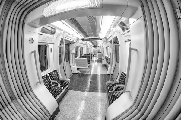 Внутри поезда. Лондонское метро — стоковое фото