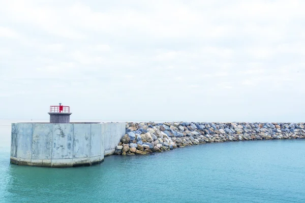 Ingresso del porto con bel cielo — Foto Stock