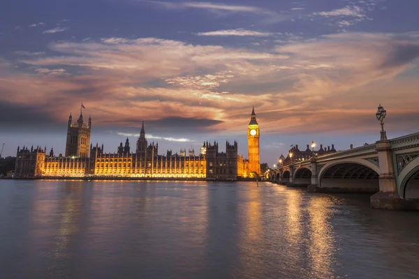 Westminster güzel manzarasını gece — Stok fotoğraf