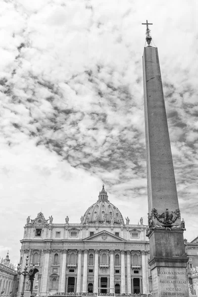 Vista espetacular de São Pedro em Vatrican, Roma — Fotografia de Stock