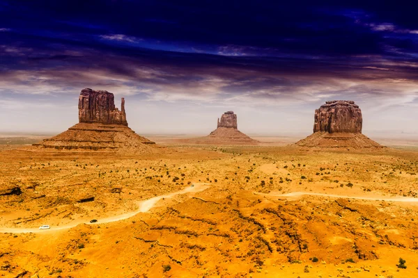 Monument valley med vacker himmel — Stockfoto