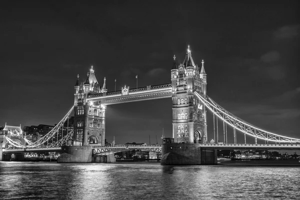 Mostu Tower bridge nocą — Zdjęcie stockowe