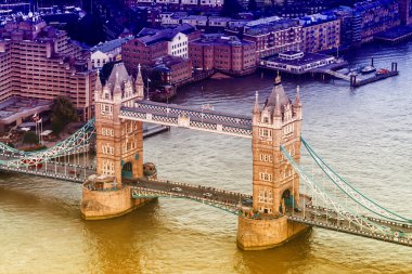 Londra Köprüsü'nün aereal görünümü