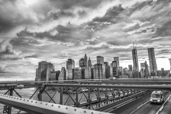 美丽的景色的曼哈顿从布鲁克林大桥 — 图库照片
