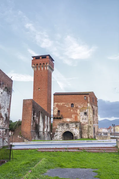 Cittadella : Ancien bâtiment le long de la rivière arno — Photo