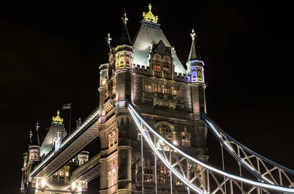 Details van tower bridge per nacht — Stockfoto
