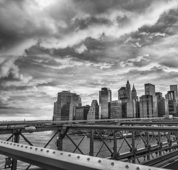 Manhattan skyline vierw from the bridge.