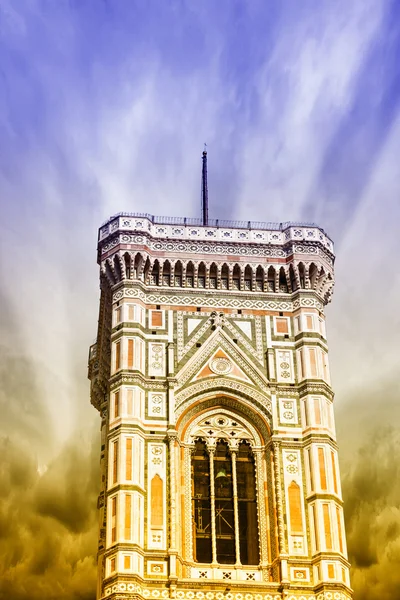 Schöner Blick auf den Glockenturm in Florenz — Stockfoto
