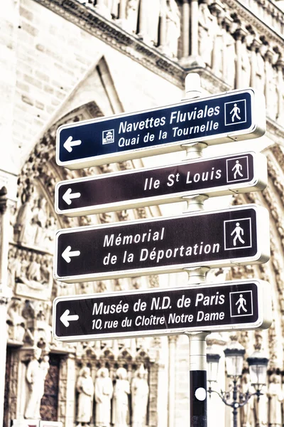 Street sign in Paris — Stock Photo, Image