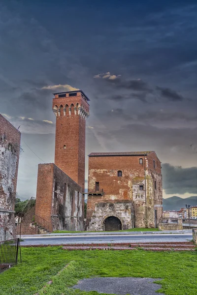 Cittadella: stary budynek wzdłuż rzeki arno — Zdjęcie stockowe