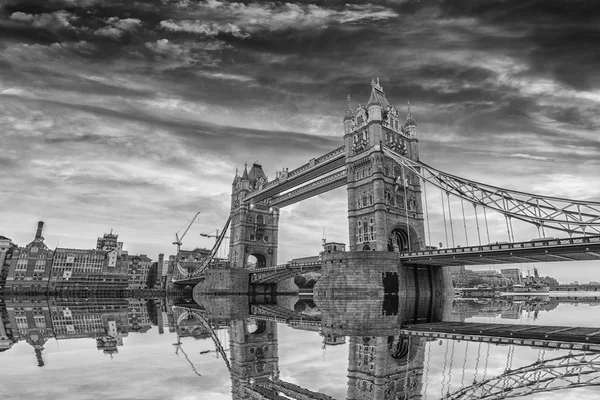 日没時のロンドン橋 — ストック写真