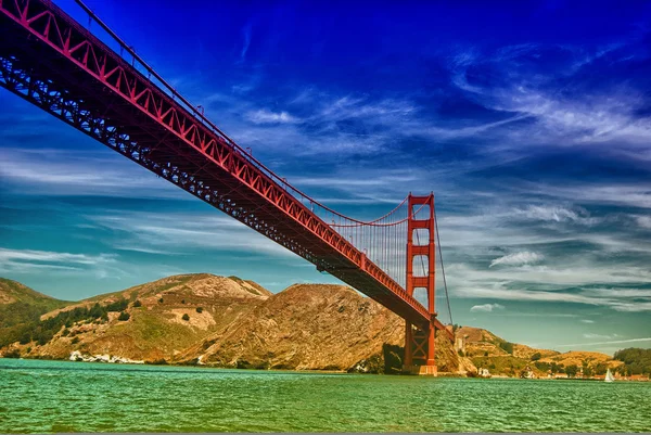 Golden gate bridge, pohled z člunu, san francisco, ca. — Stock fotografie
