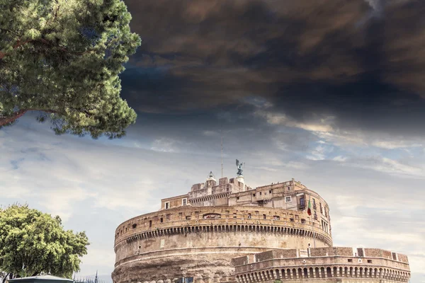 Castel st. angelo z piękne niebo, Rzym — Zdjęcie stockowe