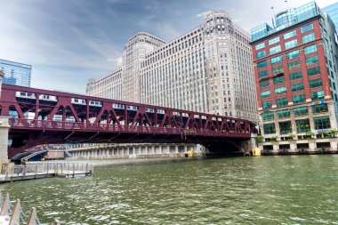 Chicago ve kenti birbirine bağlayan köprüleri.