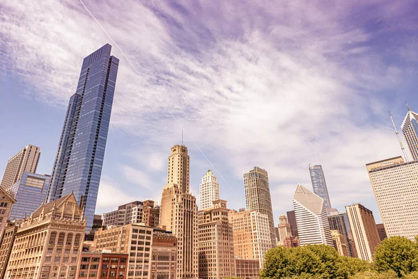 Skyline Von Chicago Alte Und Neue Wolkenkratzer Mit Schönem Himmel — Stockfoto