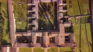 Güzel kalenin havadan görünüşü 