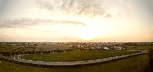 Vista Panoramica Bellissimo Tramonto Piccolo Borgo Vicino Pisa — Foto Stock