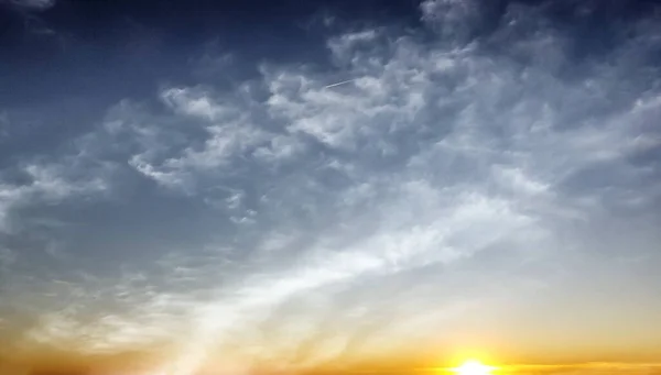 Farben Sonnenuntergang Wolken Sonne Und Himmel — Stockfoto