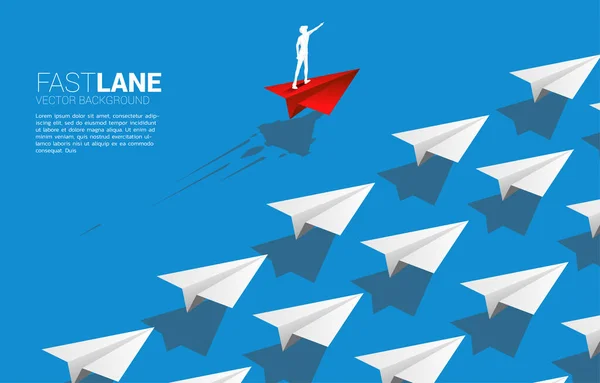Podnikatel Stojící Červeném Origami Papírovém Letadle Pohybuje Rychleji Než Skupina — Stockový vektor