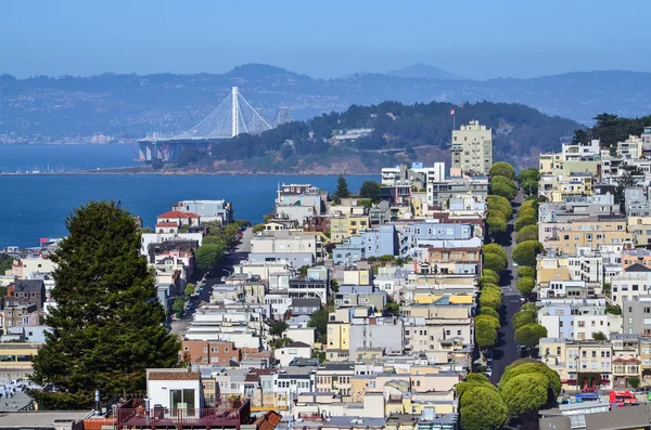 Bovenaanzicht van de buurt lombard street in san francisco — Stockfoto