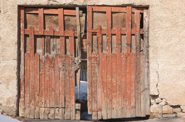 Old wooden back yard door, front view shot — Stock Photo, Image