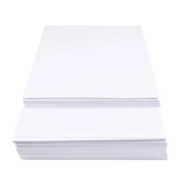 Pilha de folha de papel branco de tamanho a4 — Fotografia de Stock